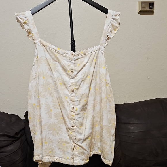torrid Tops - torrid White Sleeveless Daisy Button-Up Top with Yellow Accents
